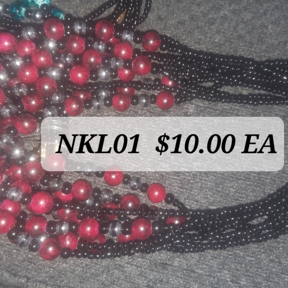 Ladies hand Bags and steak fans and ART,necklaces. Keys chains. - Picture 7 of 16